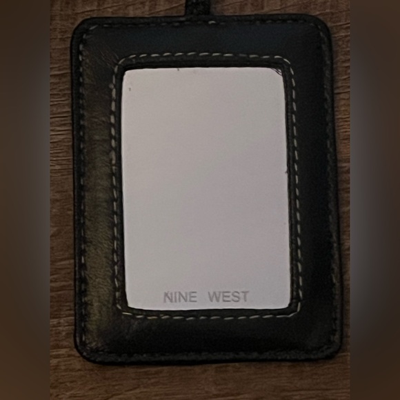 Nine West embroidered floral black small handbag. - Picture 8 of 11